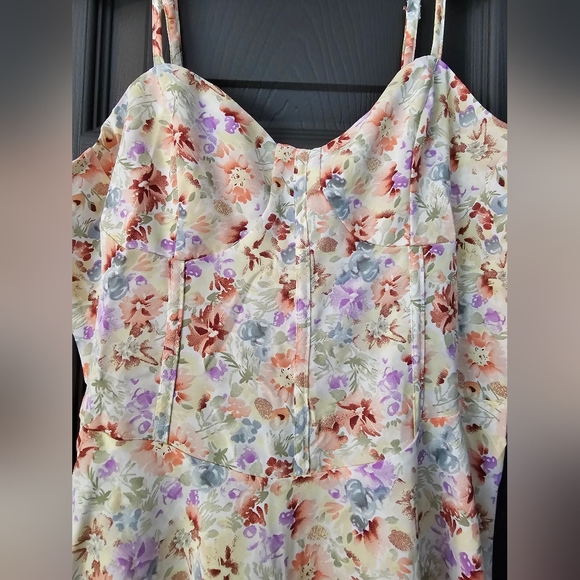 ZAFUL floral mini dress size small NWT - Picture 3 of 3